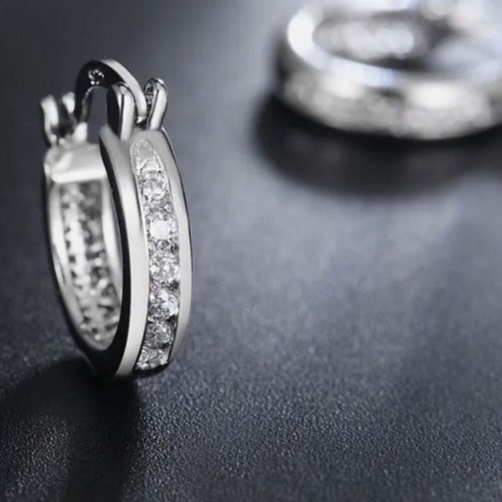 The Classic Dainty Hoop in 925 silver